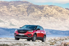 opel-grandland-x-plug-in-hybrid-1