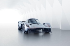 aston-martin-valkyrie-with-near-production-body (2)