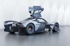 aston-martin-valkyrie-with-near-production-body (7)
