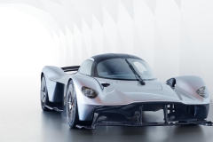 aston-martin-valkyrie-with-near-production-body