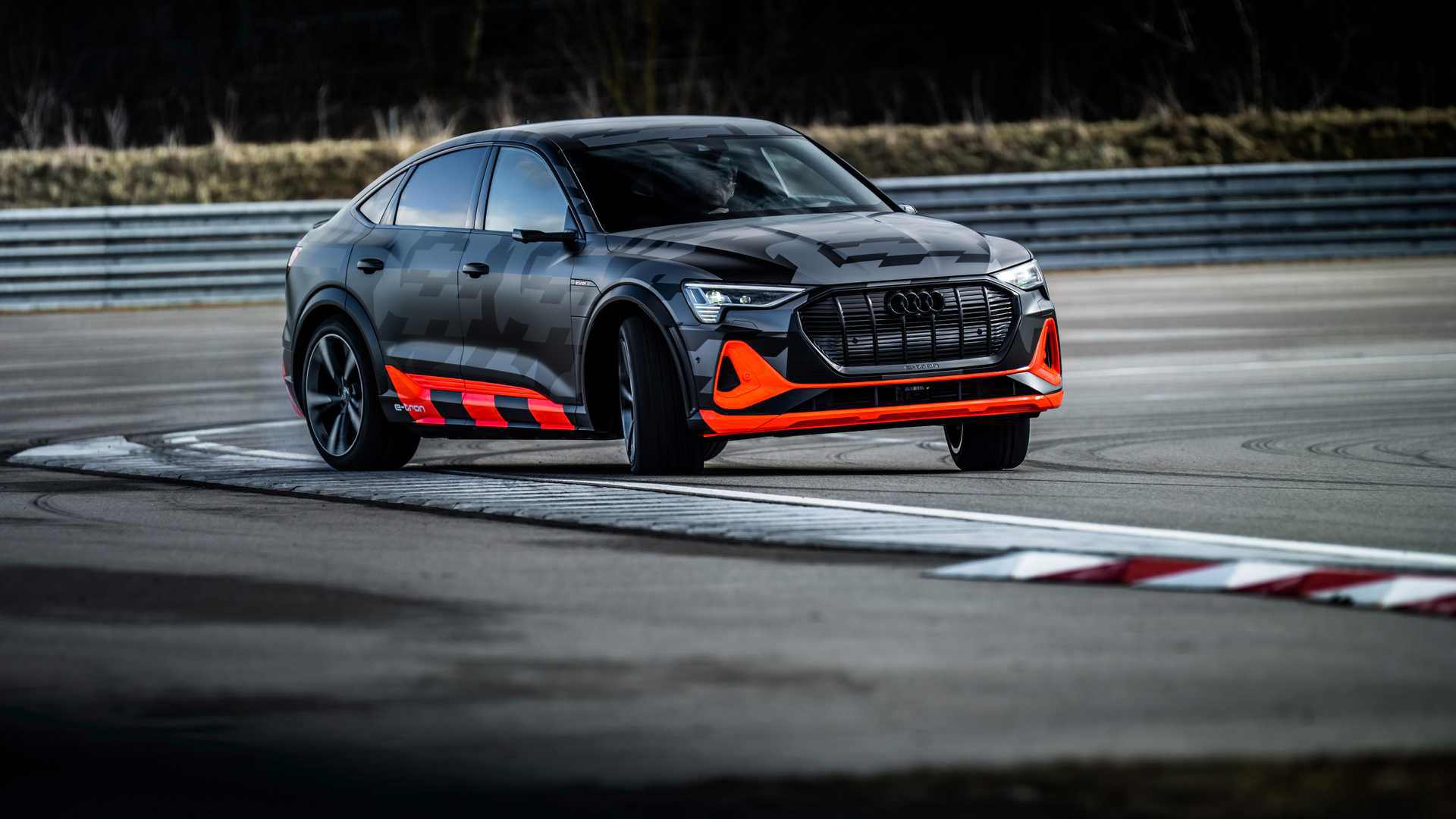2020-audi-e-tron-s-exclusive-4