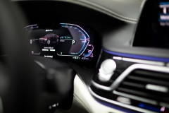 P90335805_highRes_the-new-bmw-745le-in
