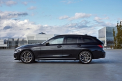 P90373335_highRes_the-new-bmw-m340i-xd