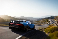 bugatti-chiron-pur-sport-2020-7