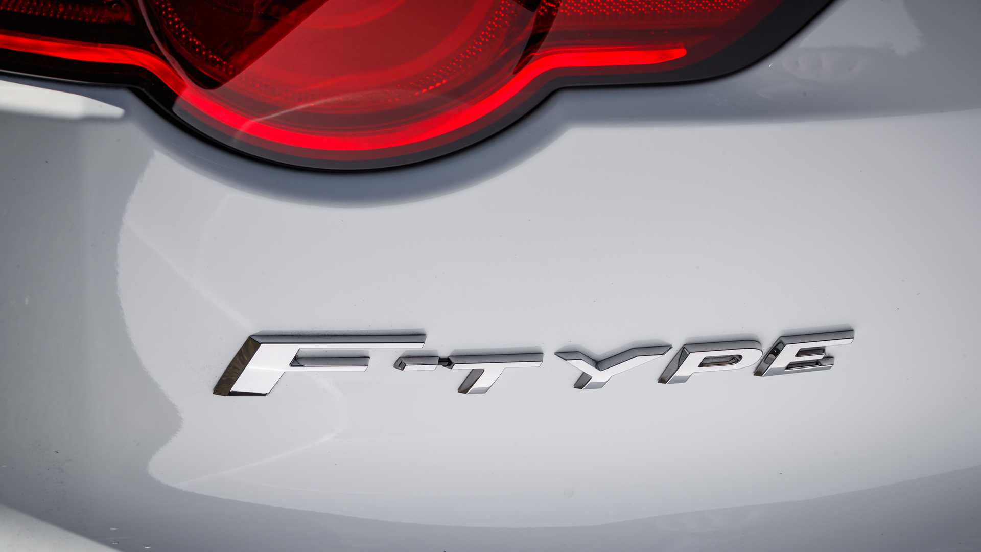 2020-jaguar-f-type-checkered-flag-edition (13)