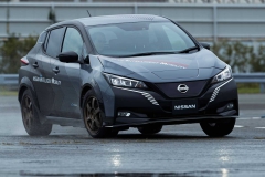 nissan-leaf-e-with-dual-electric-motors-and-all-wheel-drive-2
