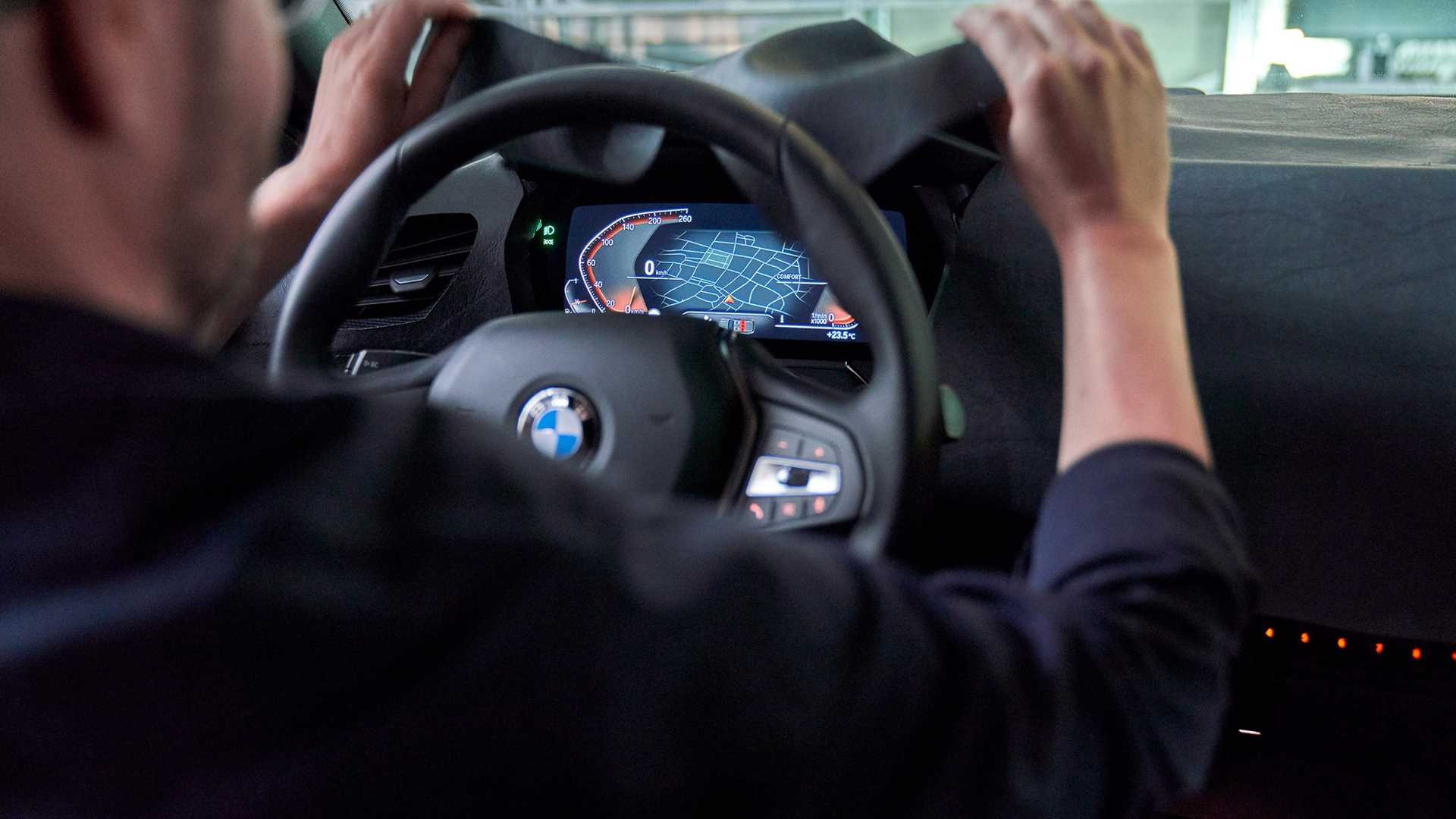 2020-bmw-1-series-new-teaser-4