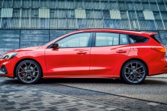 2019-ford-focus-st-wagon-6