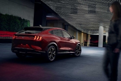 2020-ford-mustang-mach-e-8