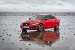 Jaguar XE Sport 300