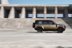 land-rover-defender-2020my-12