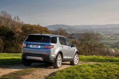 2020-land-rover-discovery-sport-43