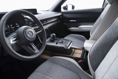 2020-mazda-mx-30-16