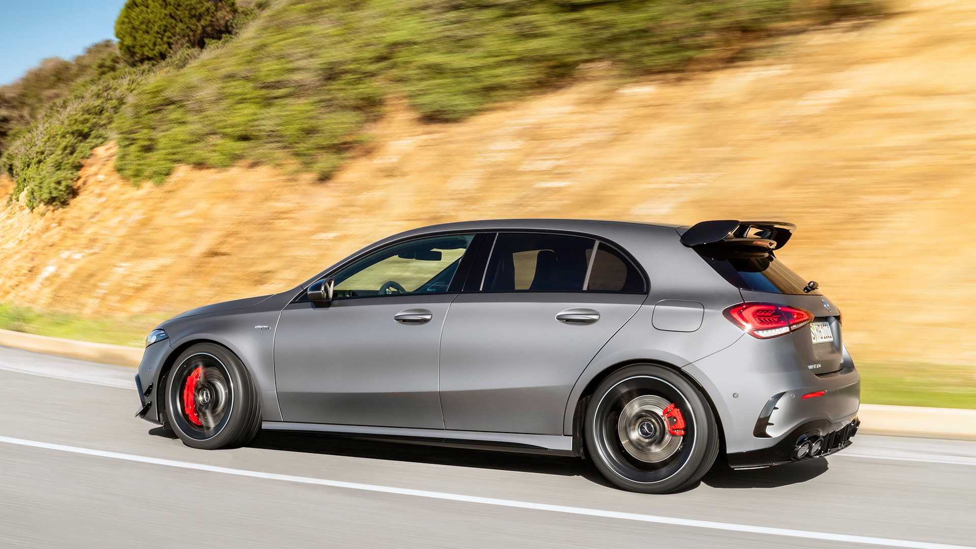 mercedes-amg-a-45-4matic-2019-1