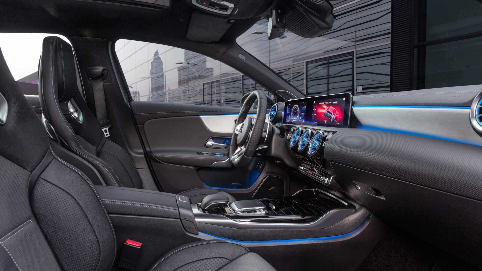 mercedes-amg-a-35-limousine (13)