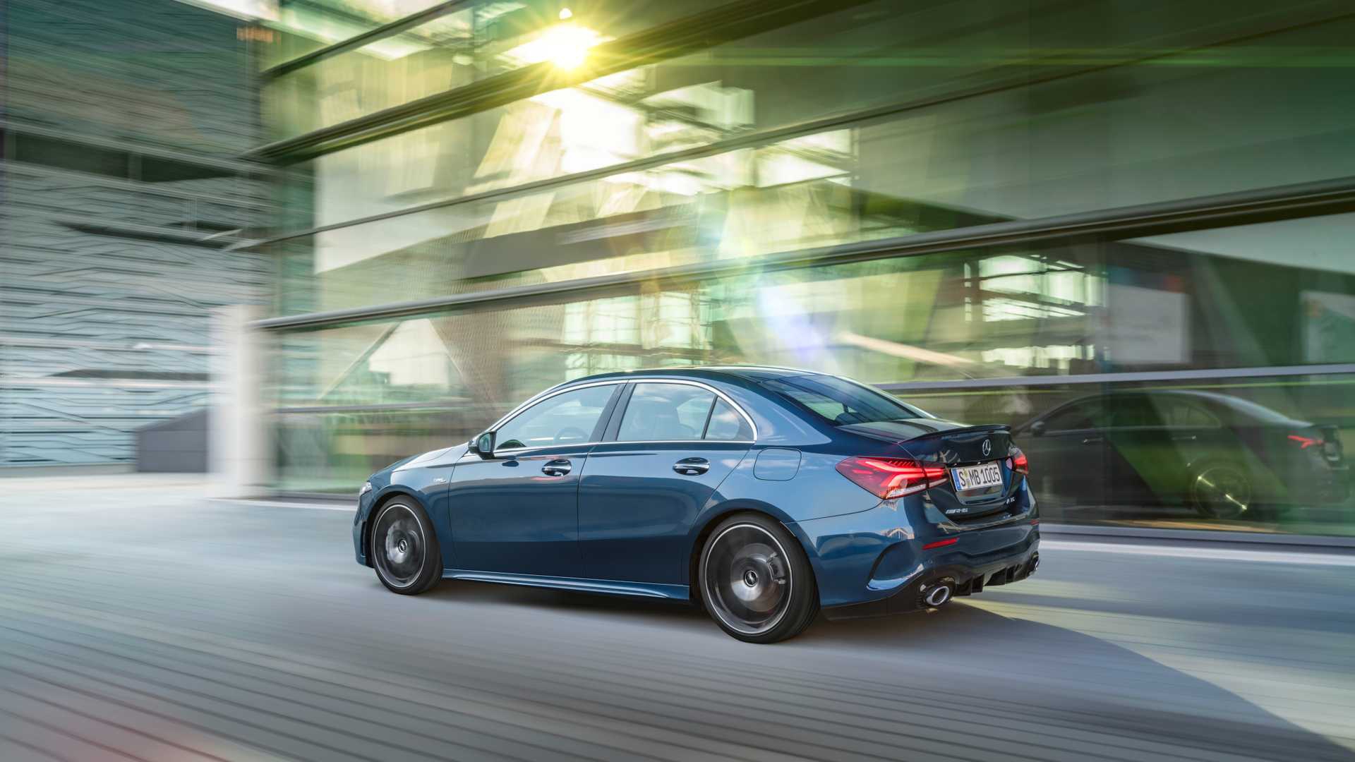 mercedes-amg-a-35-limousine (8)