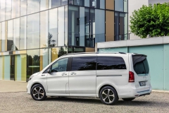 mercedes-benz-eqv-8
