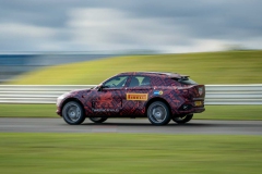 aston-martin-dbx-3