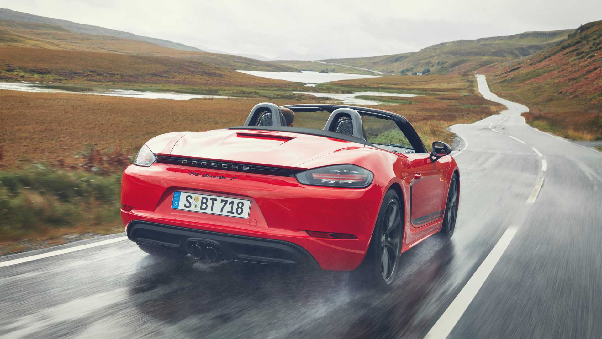 2019-porsche-718-boxster-t-rear