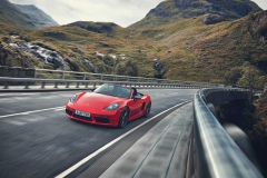 2019-porsche-718-boxster-t-front-profile