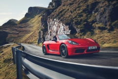2019-porsche-718-boxster-t-front