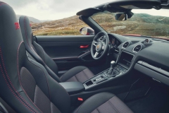 2019-porsche-718-boxster-t-interior