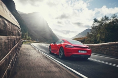 2019-porsche-718-cayman-t-rear