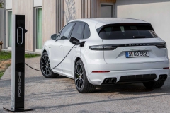 2020-porsche-cayenne-turbo-s-e-hybrid-coupe-turbo-s-e-hybrid-and-coupe-e-hybrid-5