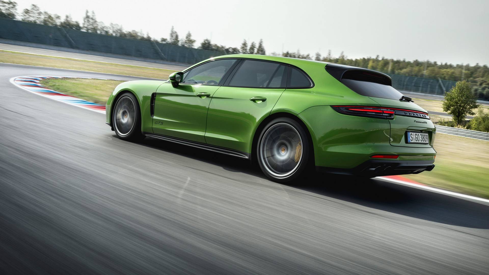 2019-porsche-panamera-sport-turismo (2)