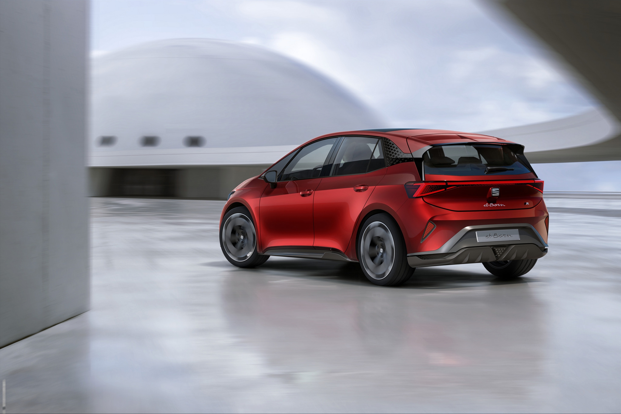 SEAT-el-Born-plugged-into-electric-mobility_08_HQ