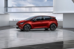SEAT-el-Born-plugged-into-electric-mobility_04_HQ