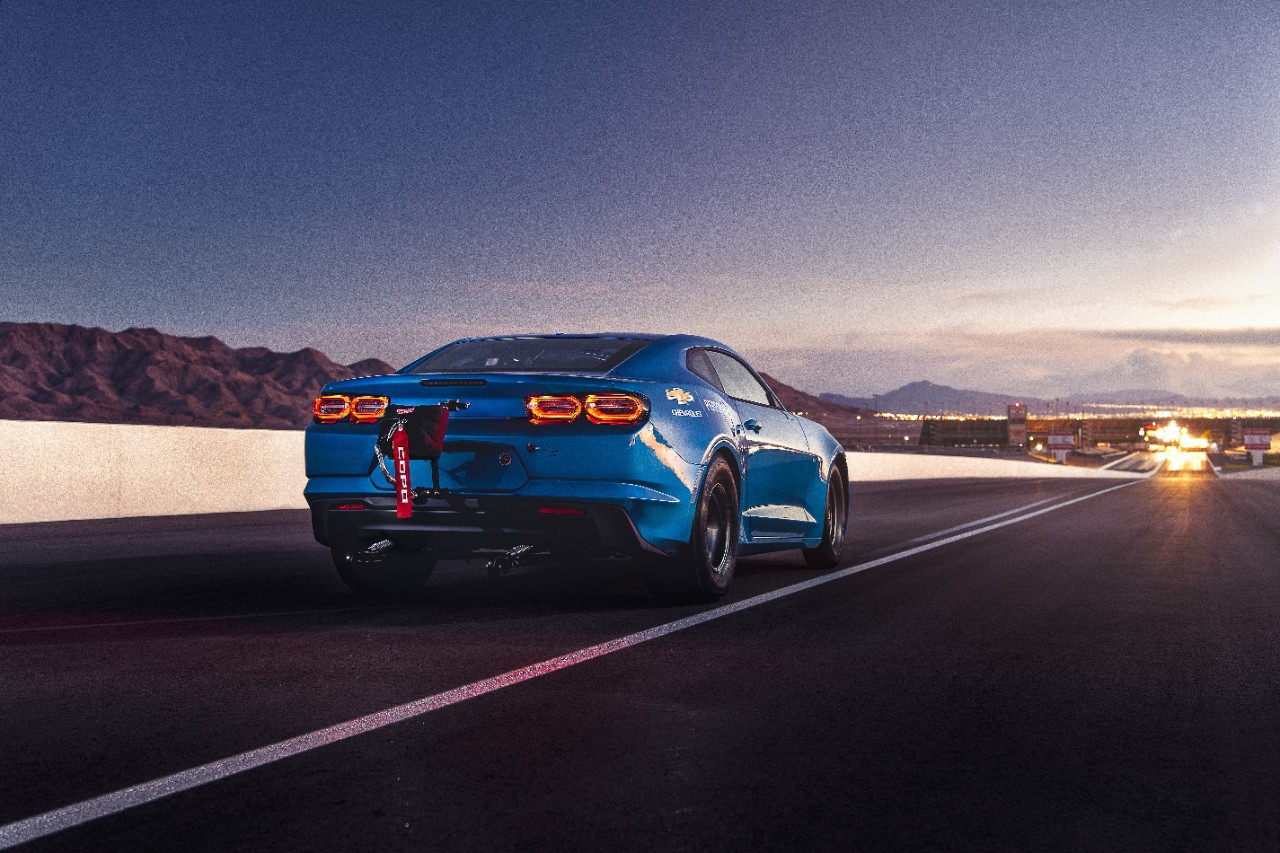 The eCOPO Camaro Concept offers an electrified vision of drag racing, with an electric motor and GM’s first 800-volt battery pack replacing the gas engine, enabling 9-second quarter-mile times.