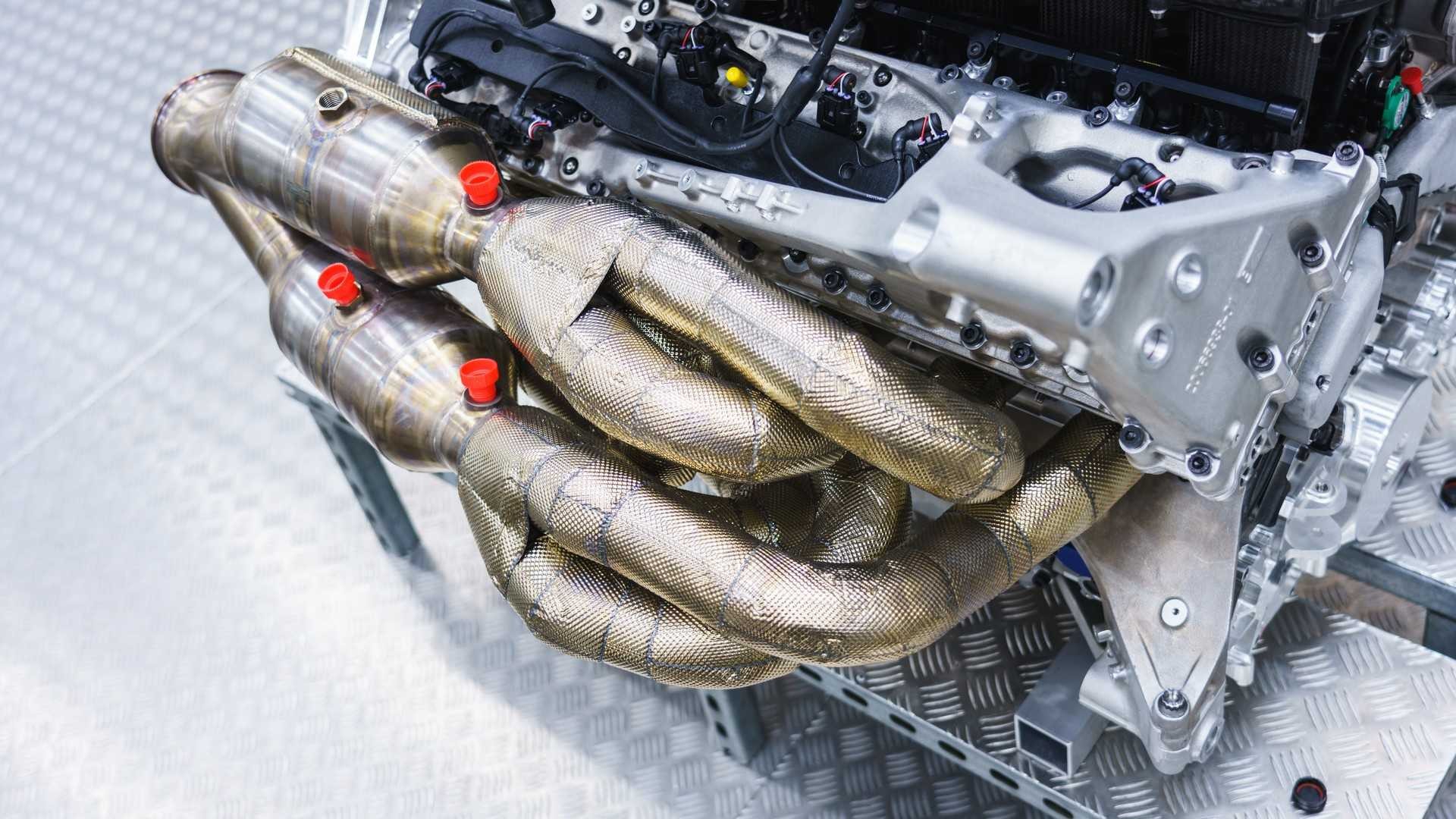 aston-martin-valkyrie-s-cosworth-v12-engine (1)