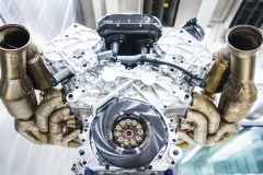 aston-martin-valkyrie-s-cosworth-v12-engine (5)