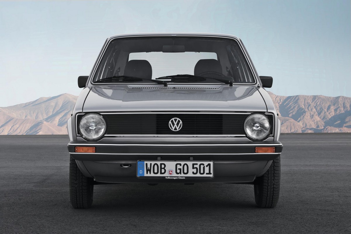 Volkswagen-Golf-01