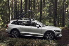 new-volvo-v60-cross-country (19)