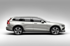 new-volvo-v60-cross-country (2)