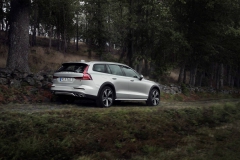 new-volvo-v60-cross-country (20)
