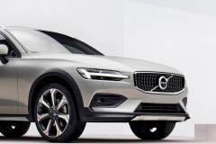 new-volvo-v60-cross-country (25)