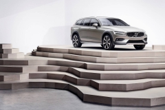 new-volvo-v60-cross-country (27)