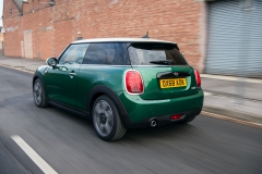 P90331352_highRes_mini-cooper-60-years