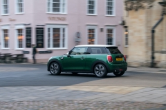 P90331355_highRes_mini-cooper-60-years