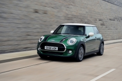 P90331364_highRes_mini-cooper-60-years