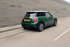 P90331368_highRes_mini-cooper-60-years