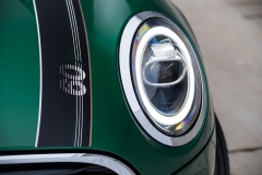 P90331377_highRes_mini-cooper-60-years