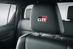 toyota-hilux-gr-sport (3)
