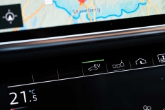 2020-audi-a8-l-60-tfsi-e-11