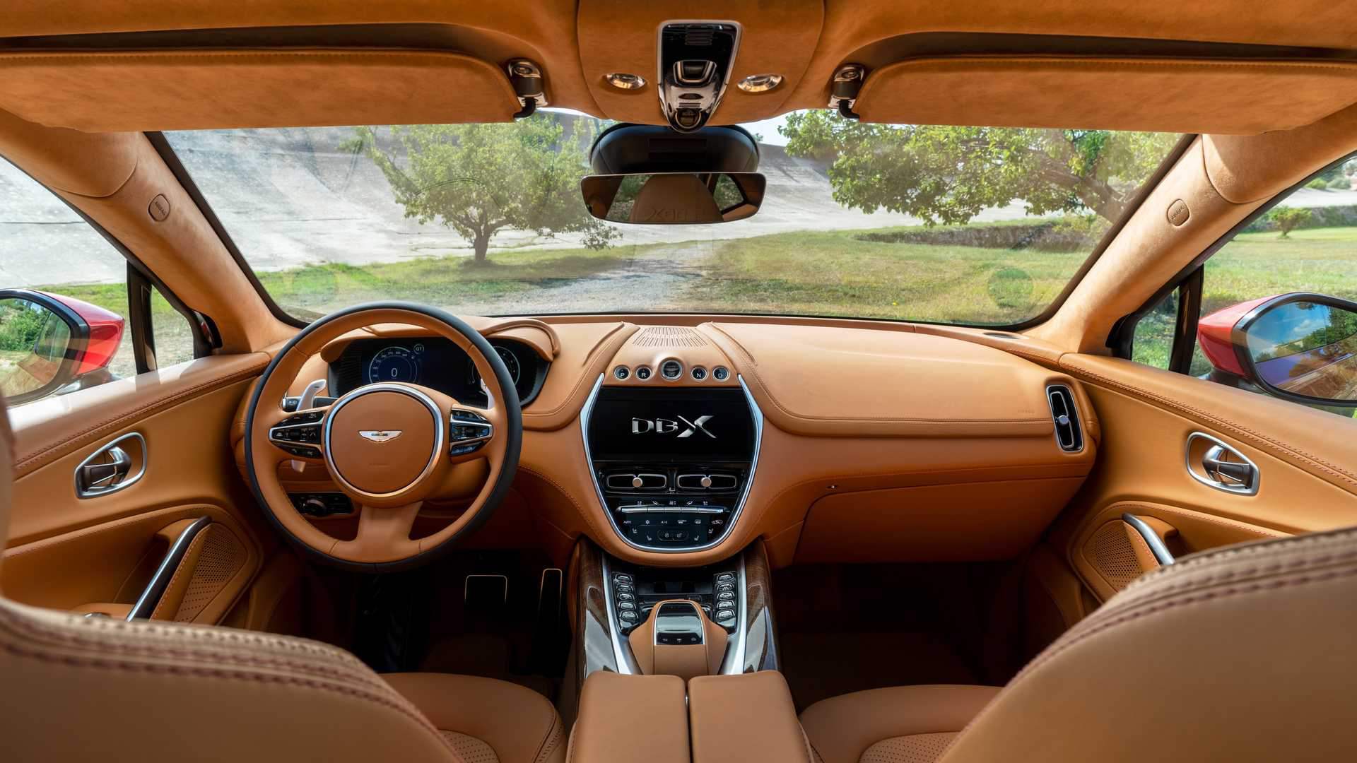 aston-martin-dbx-10