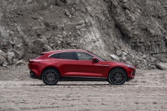 Aston_Martin_DBX06-jpg