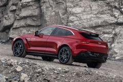 aston-martin-dbx-11